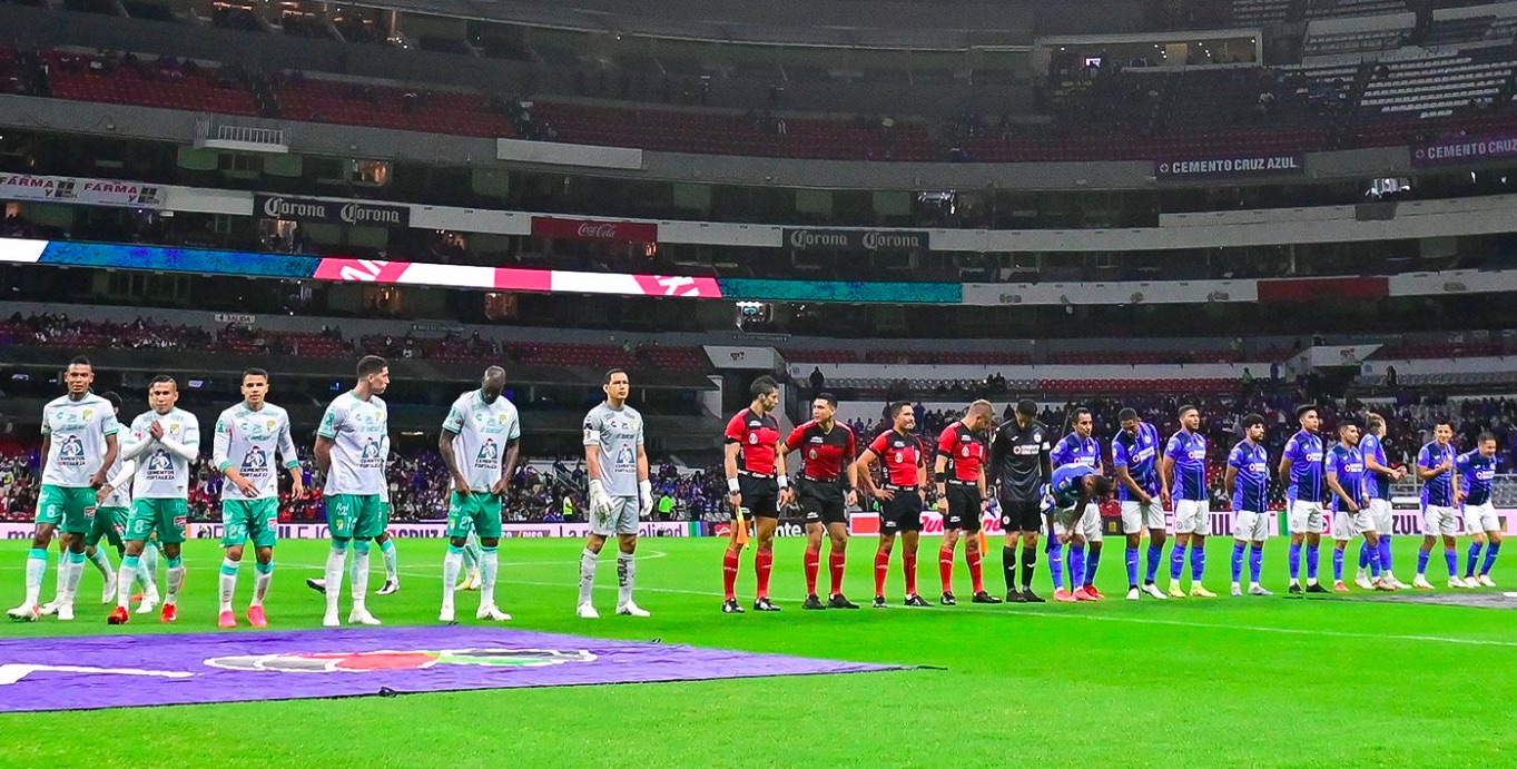 Federación Mexicana castiga a Cruz Azul por grito homofóbico