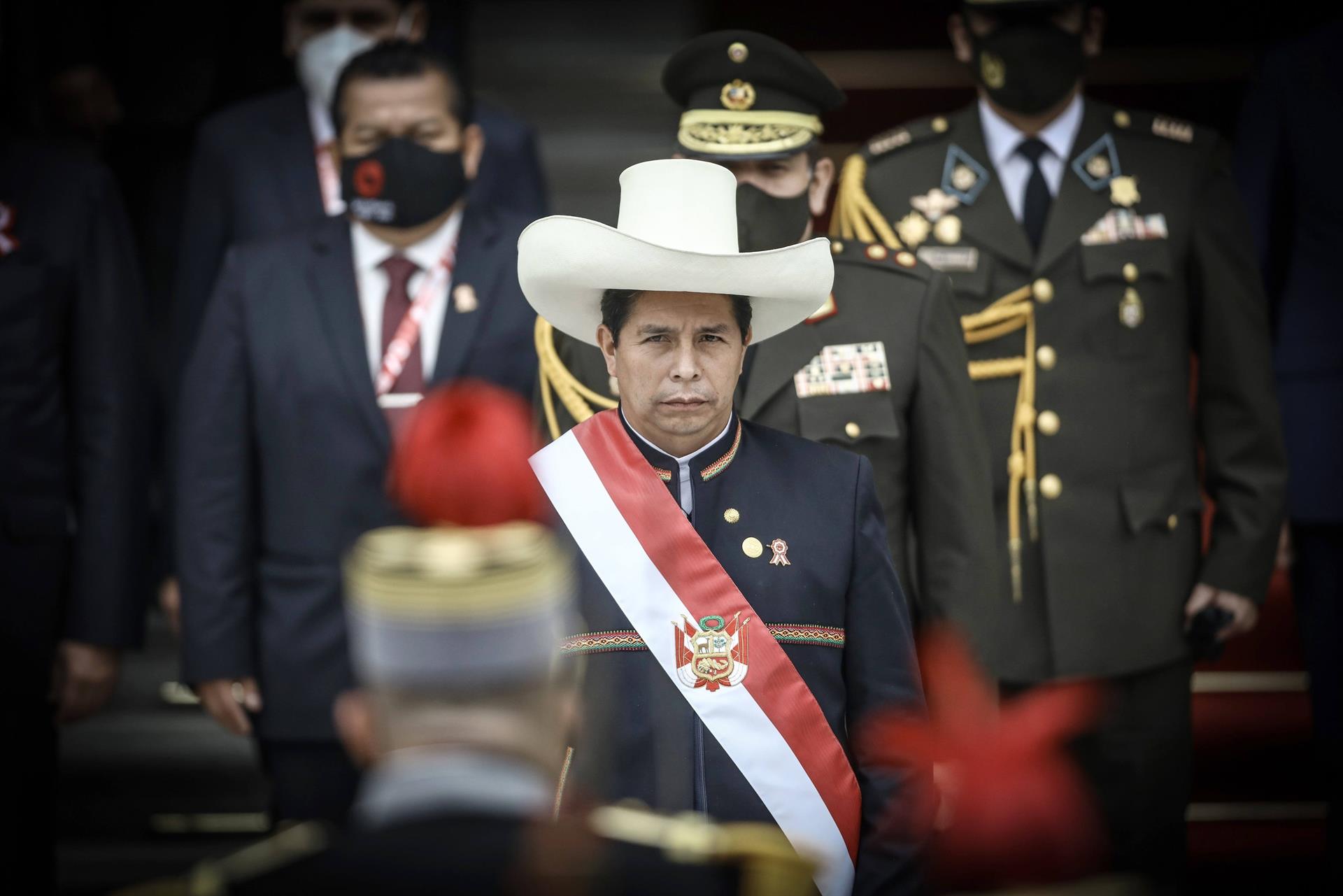 Cien días de Pedro Castillo en Perú: poca claridad, nula gestión y débil liderazgo