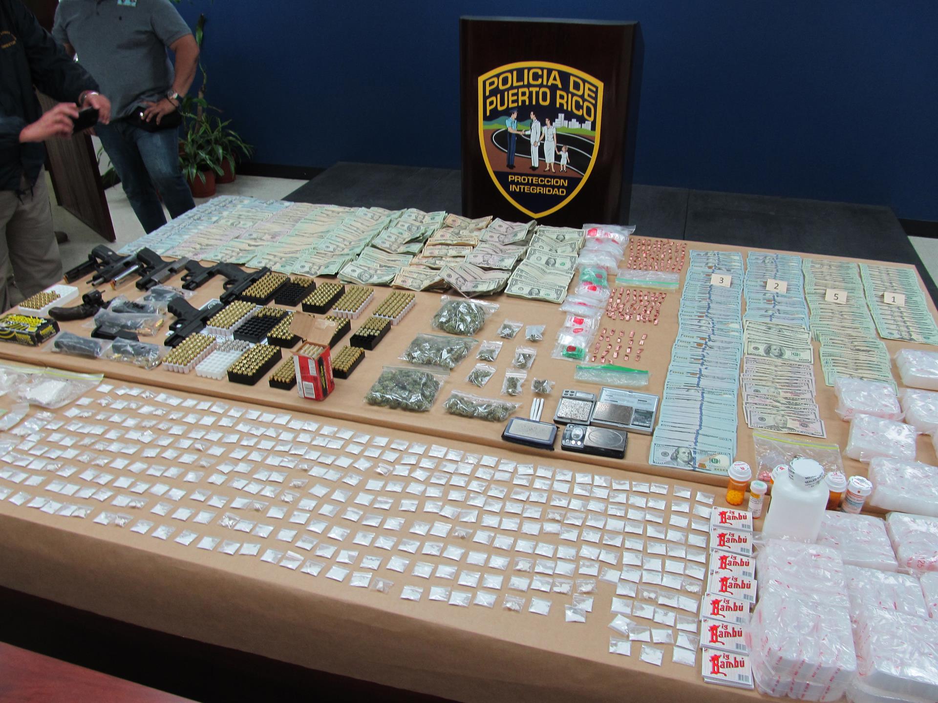 Detienen a hombre con cocaína, heroína, crack y mariguana en Puerto Rico Detienen a hombre con cocaína, heroína, crack y mariguana en Puerto Rico