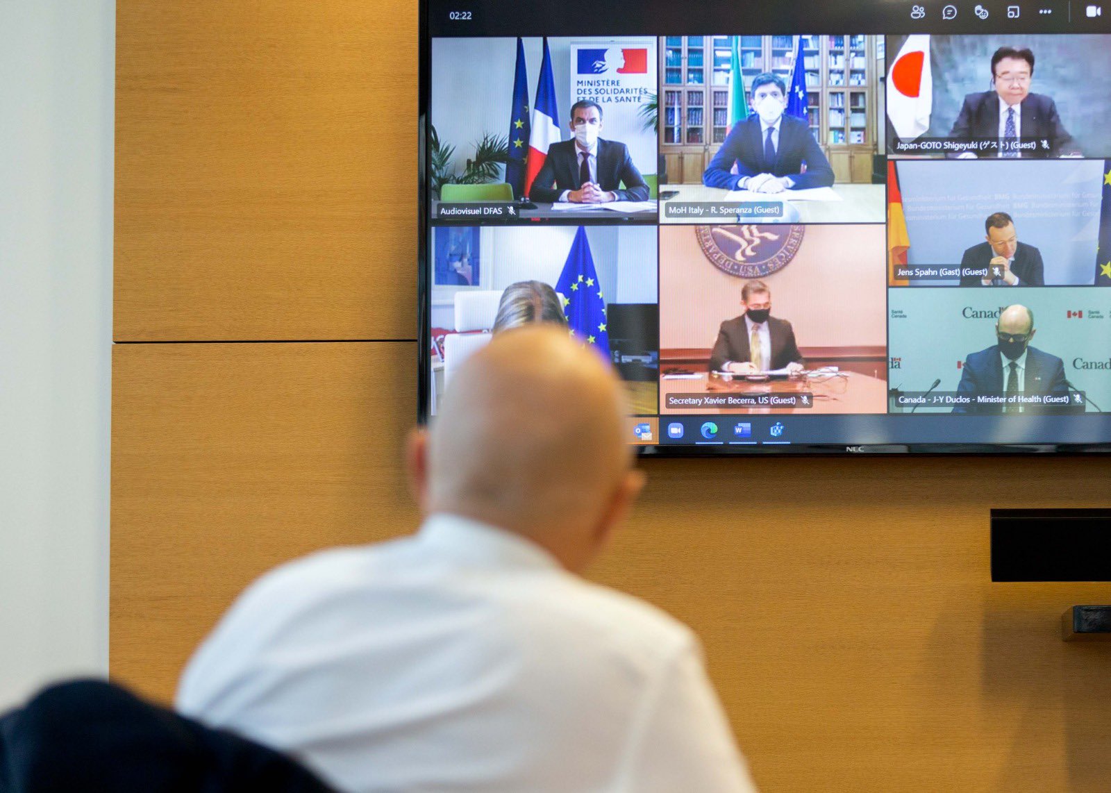 G7 llama a tomar ‘acciones urgentes’ por variante ómicron