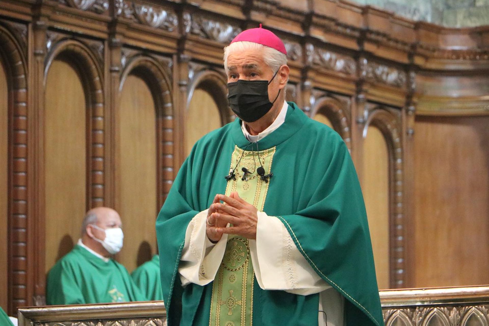 Obispos reeligen a Rogelio Cabrera como presidente de la CEM