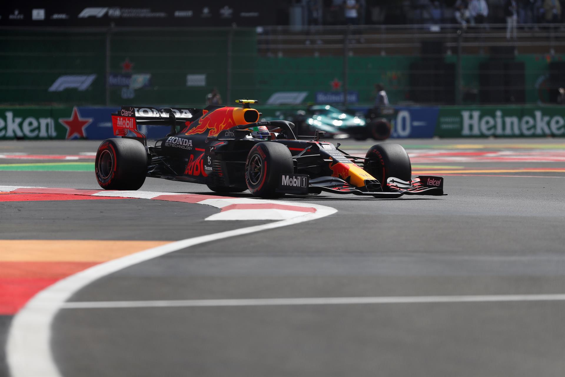 Bottas se queda con la pole del GP México; ‘Checo’ Pérez saldrá cuarto