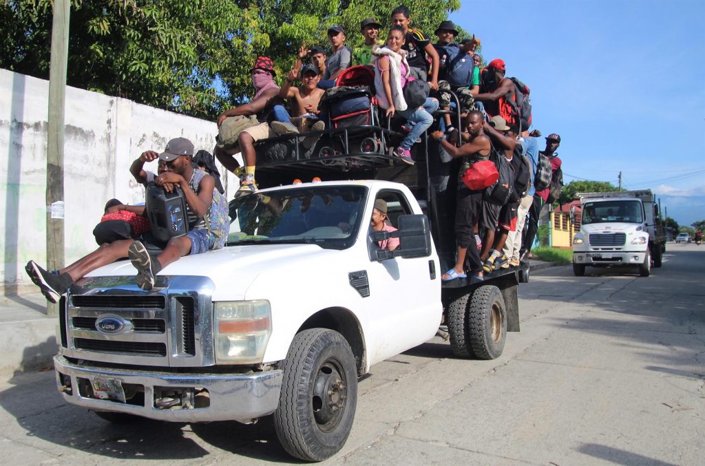 Nueva caravana migrante continúa avance por Chiapas - traslado-en-camioneta-de-migrantes-de-nueva-caravana-por-chiapas-1024x677