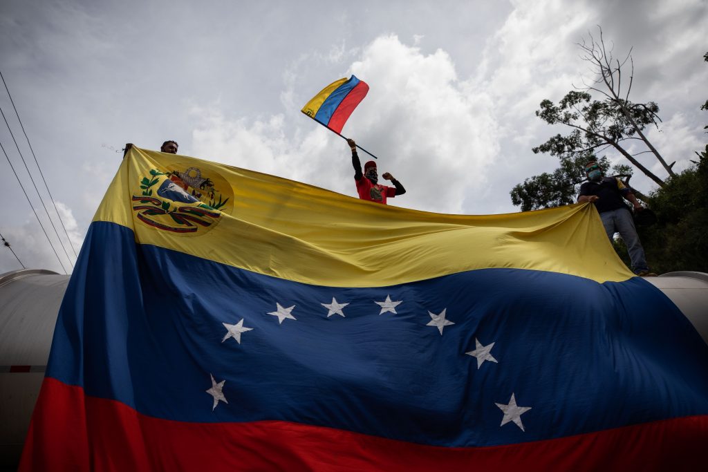 Asesinan a hombre que hacía fila en centro de votación en Venezuela - venezuela-nicolas-maduro-1024x683