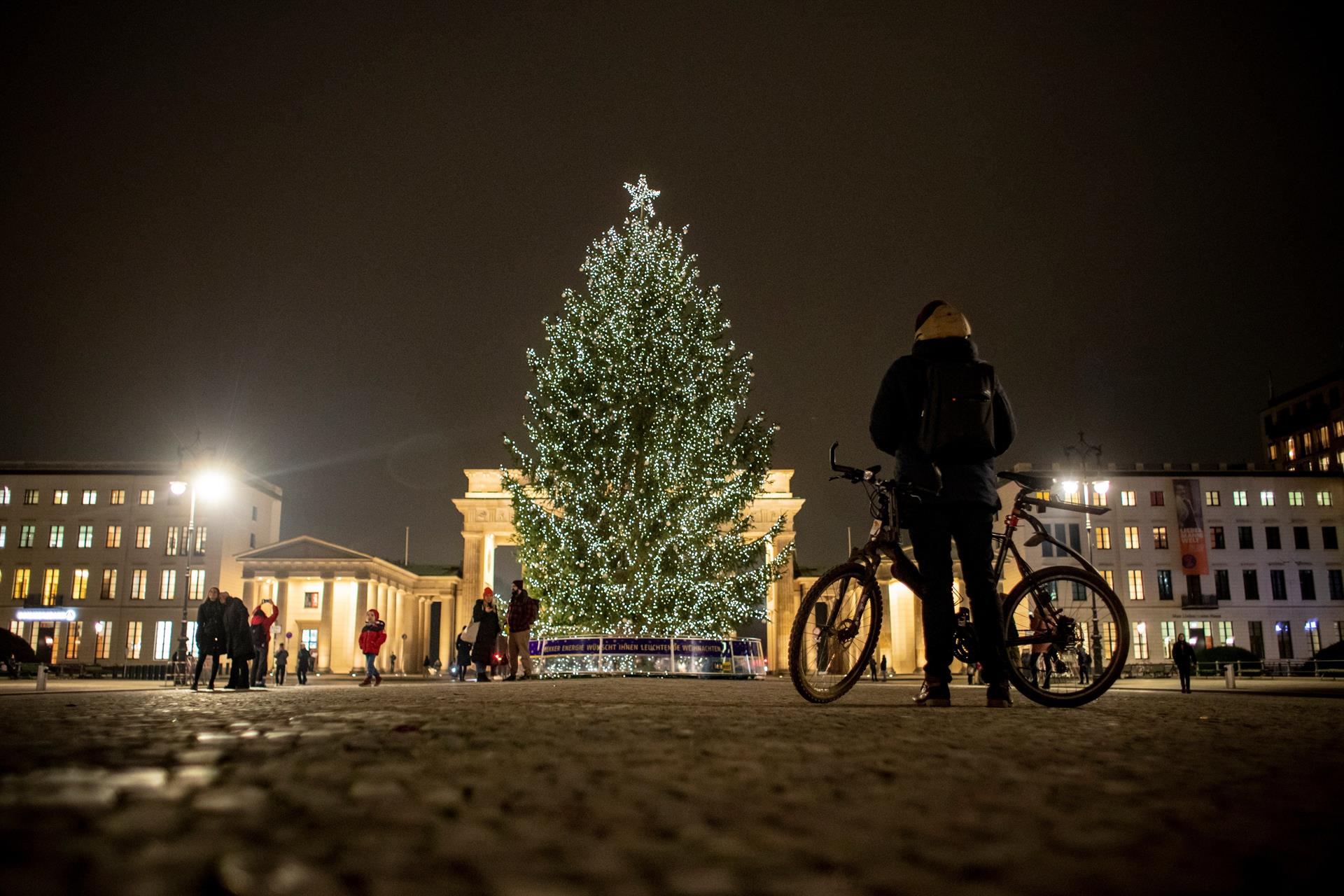 Casos de ómicron en Europa son leves en su mayoría: EMA