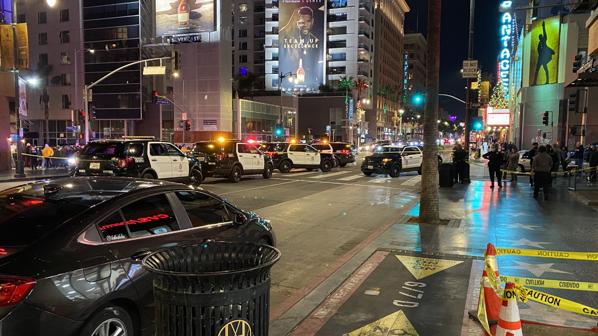 Reportan disparos durante homenaje a Vicente Fernández en el Paseo de la Fama de Hollywood