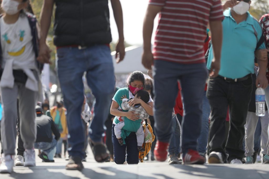 Con fe y esperanza, peregrinos visitan a la Virgen de Guadalupe en vísperas de festejos - basilica-virgen-guadalupe-4-11dic21-1024x683