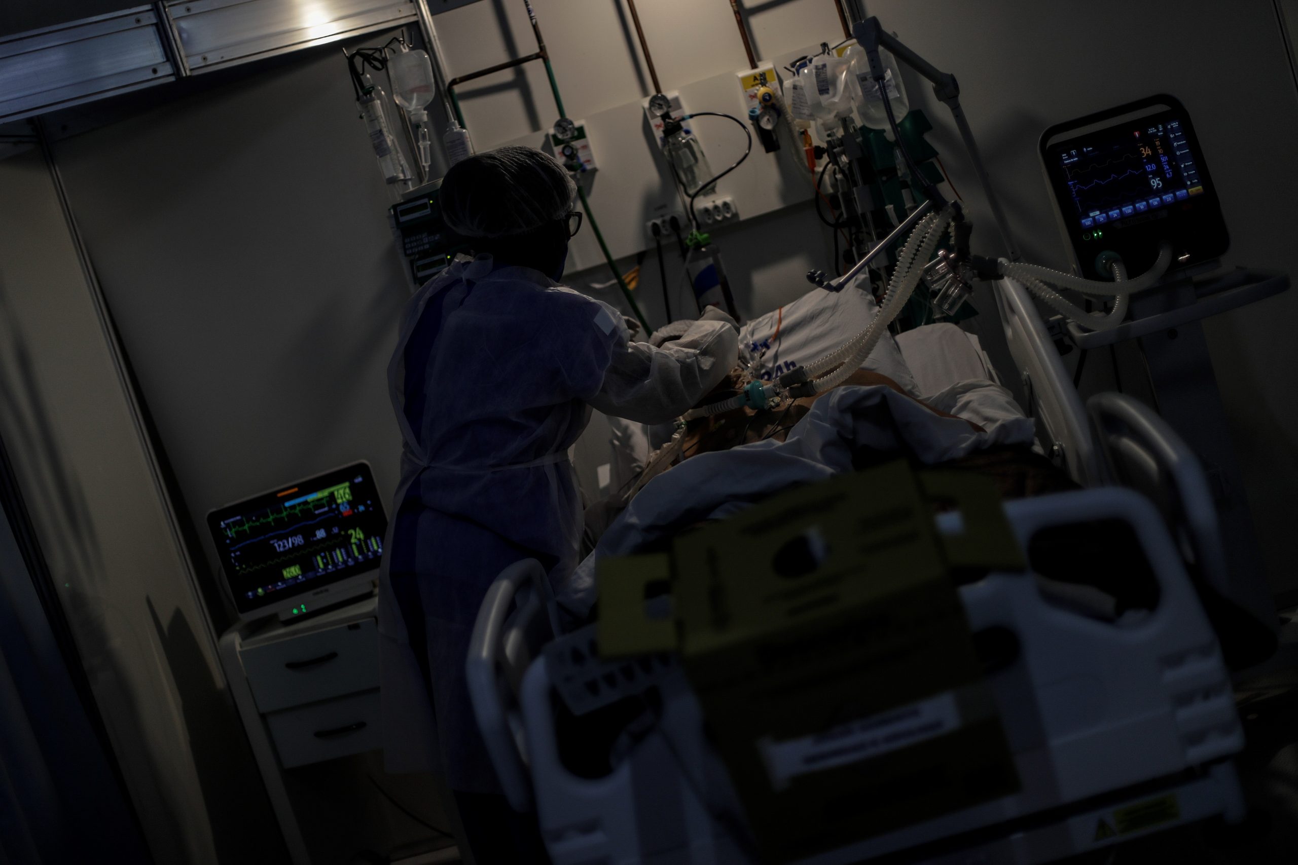 Brasil confirma primer caso de transmisión local de variante ómicron Brasil confirma primer caso de transmisión local de variante ómicron