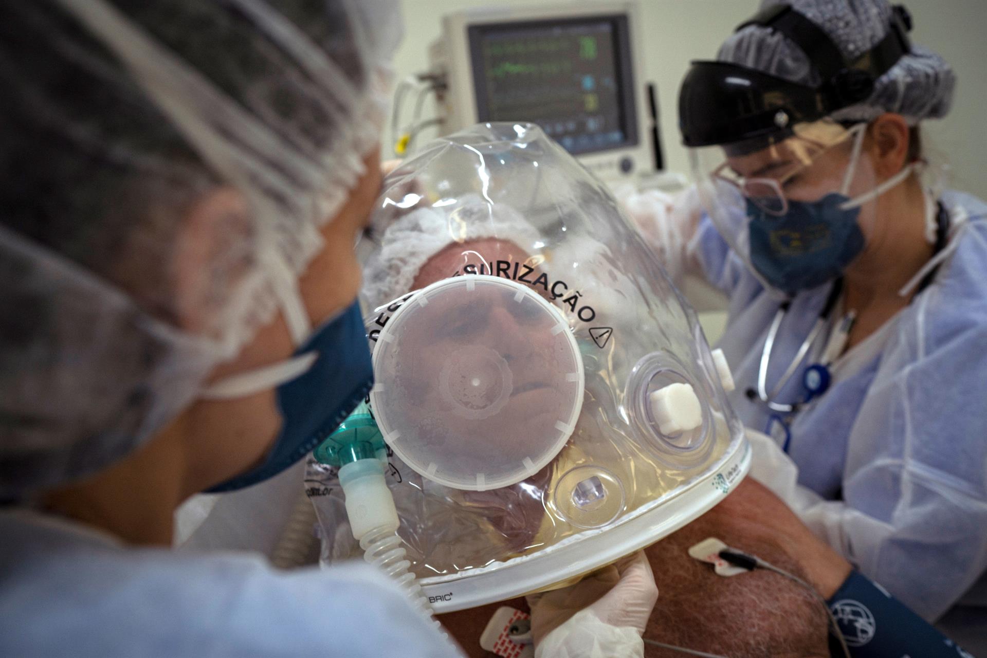 Brasil suma 8 mil 838 casos de COVID-19 y cancela más fiestas de año nuevo por ómicron Brasil suma 8 mil 838 casos de COVID-19 y cancela más fiestas de año nuevo por ómicron