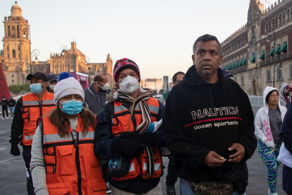Caravana migrante acuerda con Segob regularizar la estancia de sus miembros en México - caravana-migrante-ciudad-de-mexico-2-1024x683