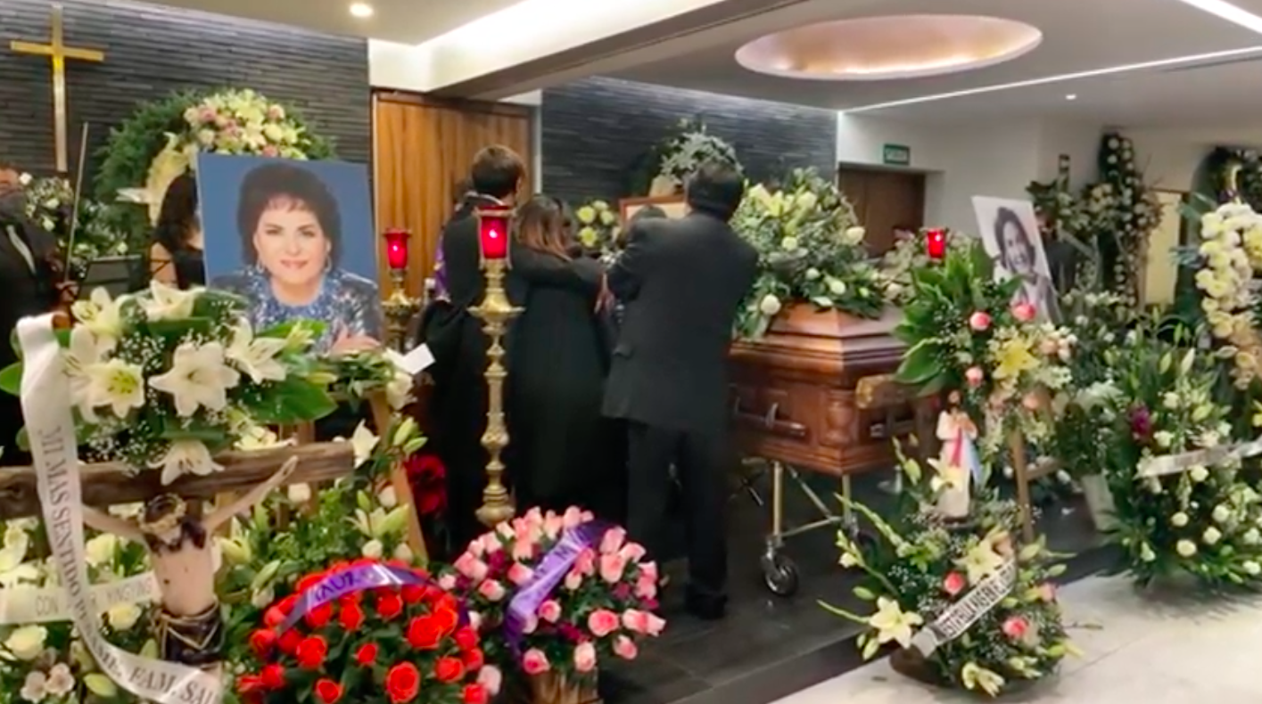 Realizan misa para despedir a Carmen Salinas