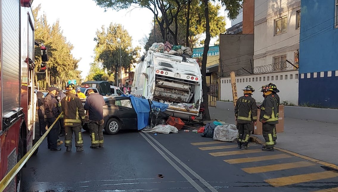 Mueren en la Miguel Hidalgo trabajador de limpia y repartidor en accidentes viales