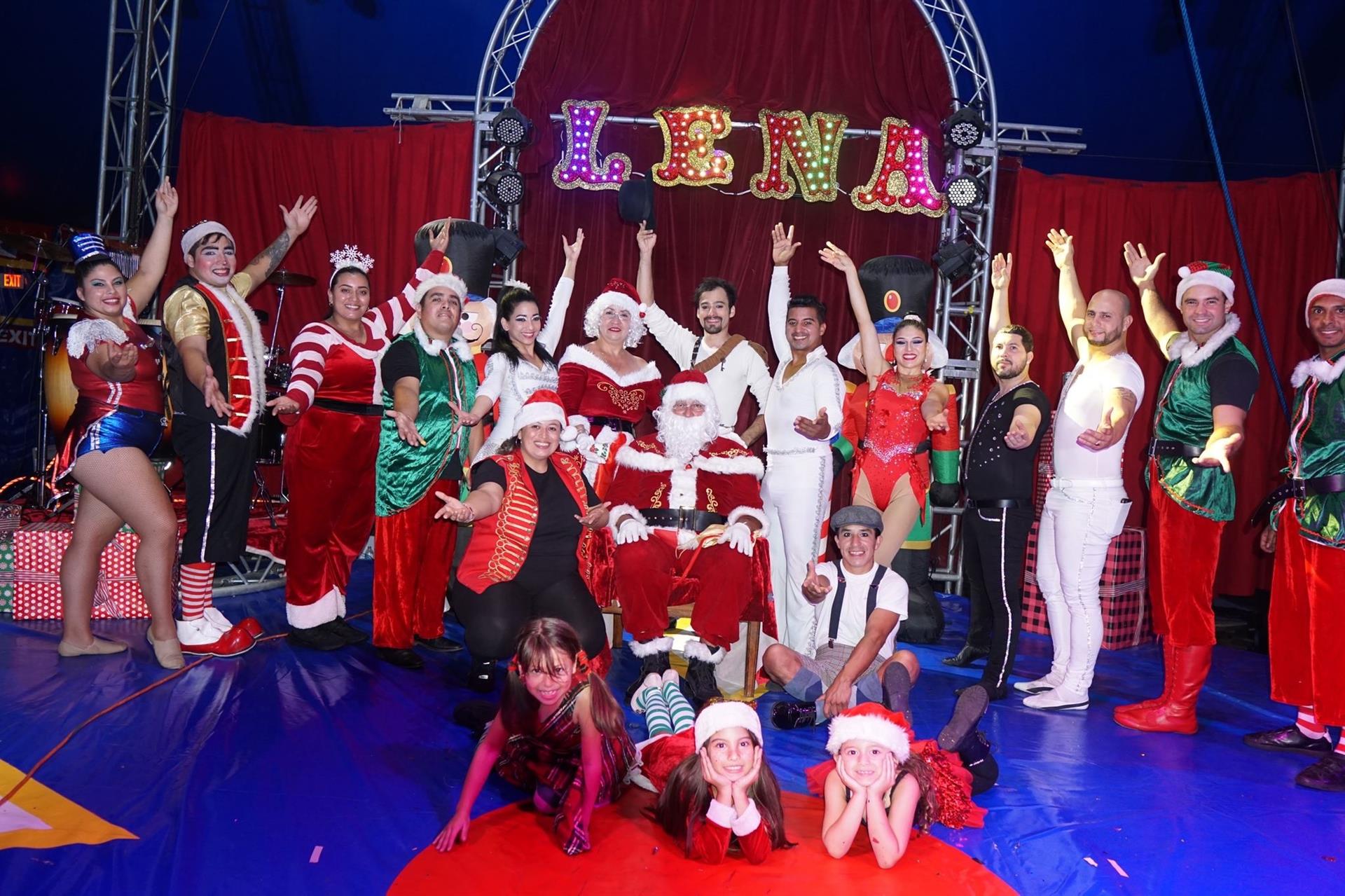 Una tarde de circo, el regalo navideño a 126 menores migrantes llegados solos a EE.UU.