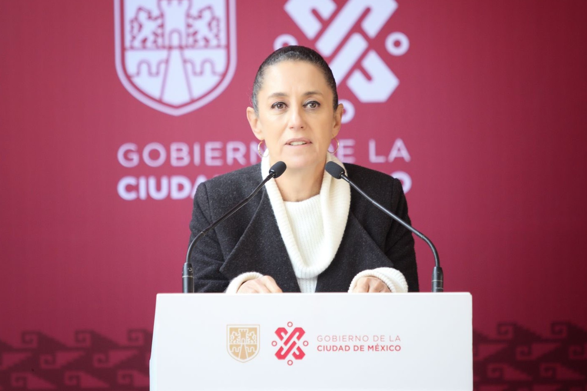 No es asunto penal: Sheinbaum apoya postura de AMLO sobre denuncias a consejeros del INE No es asunto penal: Sheinbaum apoya postura de AMLO sobre denuncias a consejeros del INE