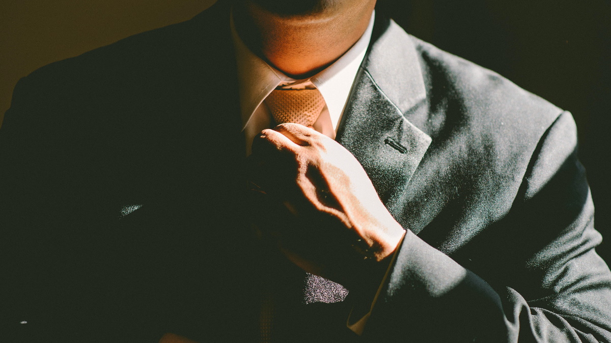 Destituyen a directivo de Presidencia que pidió ocultar tatuajes y piercings