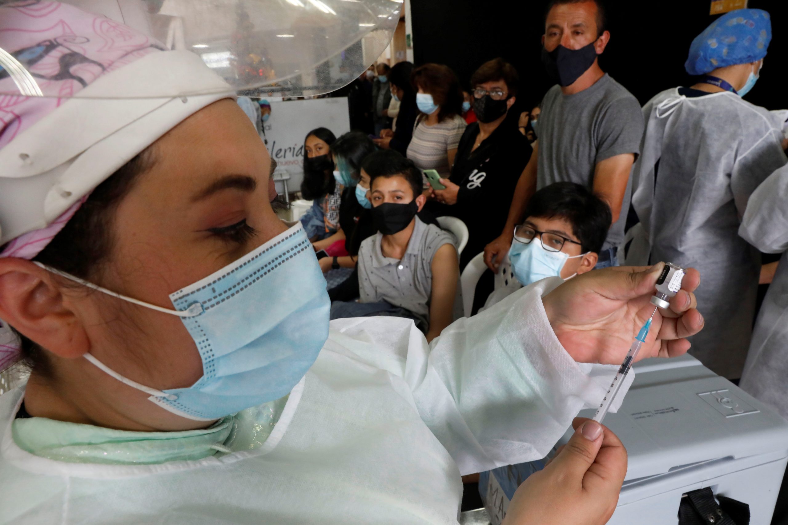 AI acusa a países ricos y farmacéuticas de impedir distribución equitativa de vacunas AI acusa a países ricos y farmacéuticas de impedir distribución equitativa de vacunas