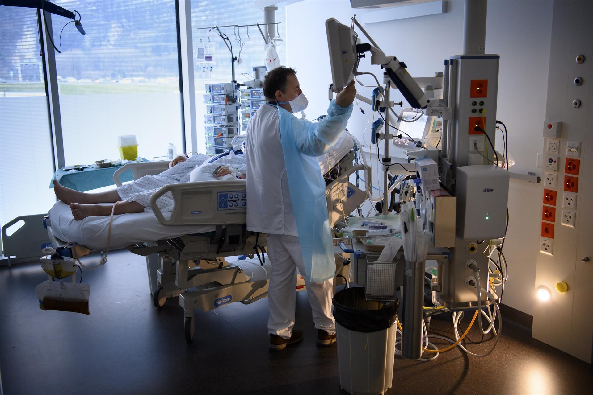 Alerta OMS por “tsunami de infecciones” por COVID-19 en el mundo