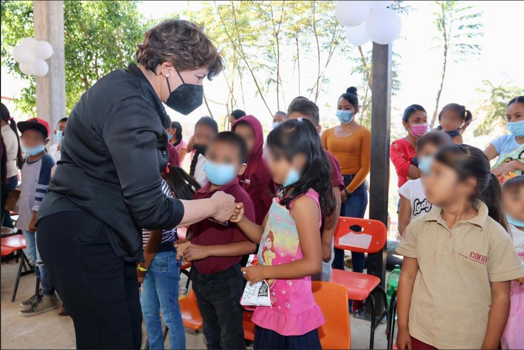 Delfina Gómez reitera importancia de clases presenciales