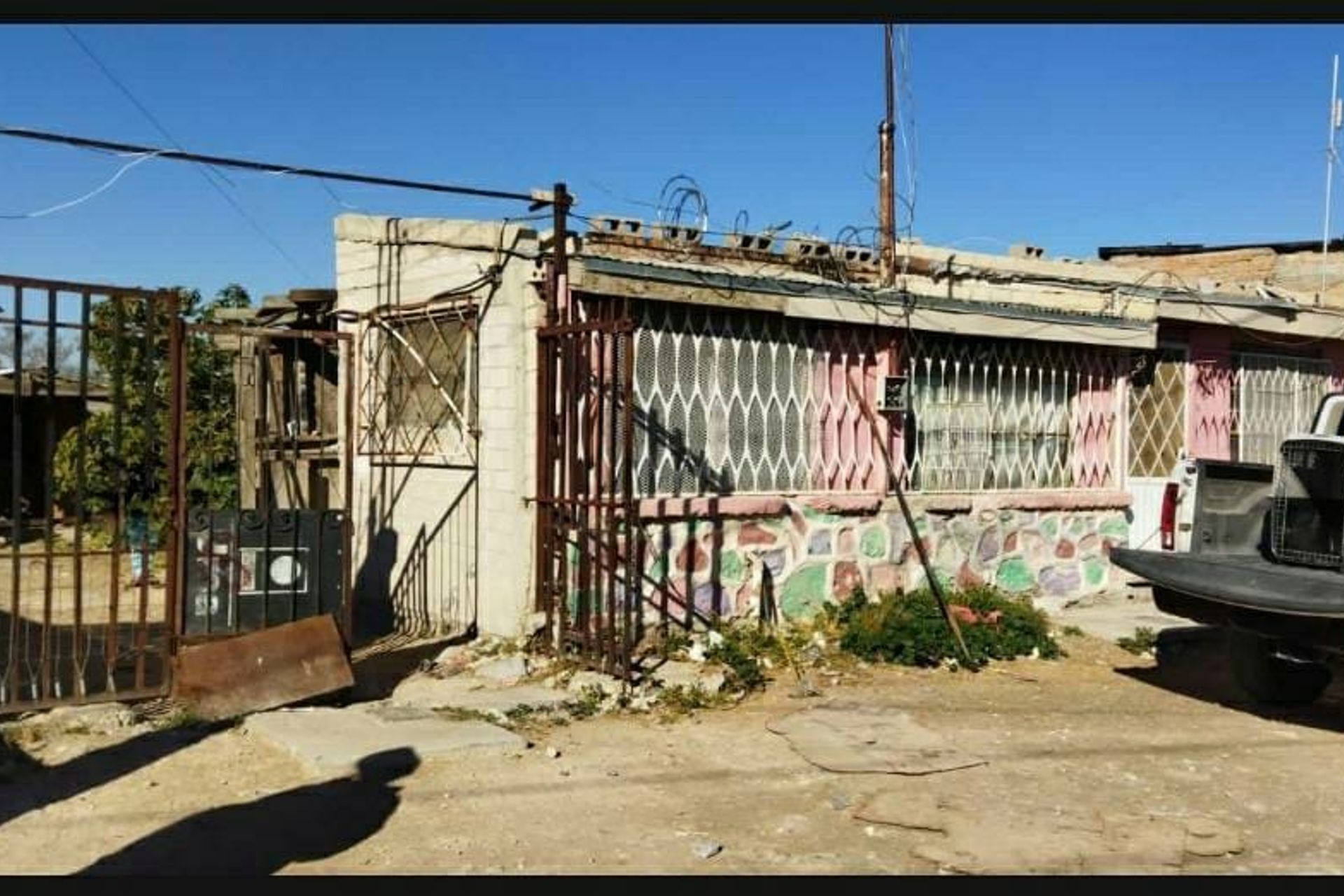 Hallan 5 cuerpos enterrados en Ciudad Juárez, Chihuahua