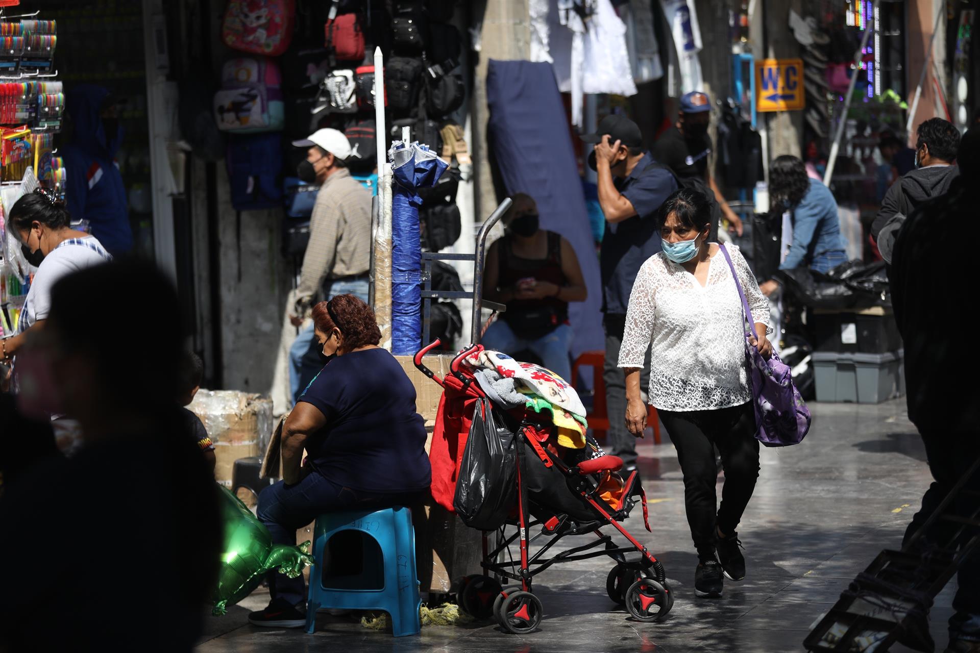 Economía de México se reactiva en 2021 pero la recuperación sigue lejos