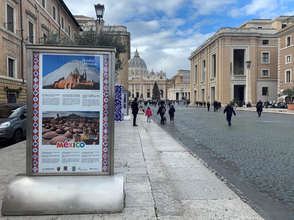 Puebla adorna la Navidad en los Museos Vaticanos - exposicion-fotografica-de-puebla-en-el-vaticano-1024x768