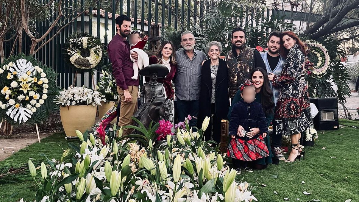Familia de Vicente Fernández celebra su primer Navidad sin ‘El Charro de Huentitán’