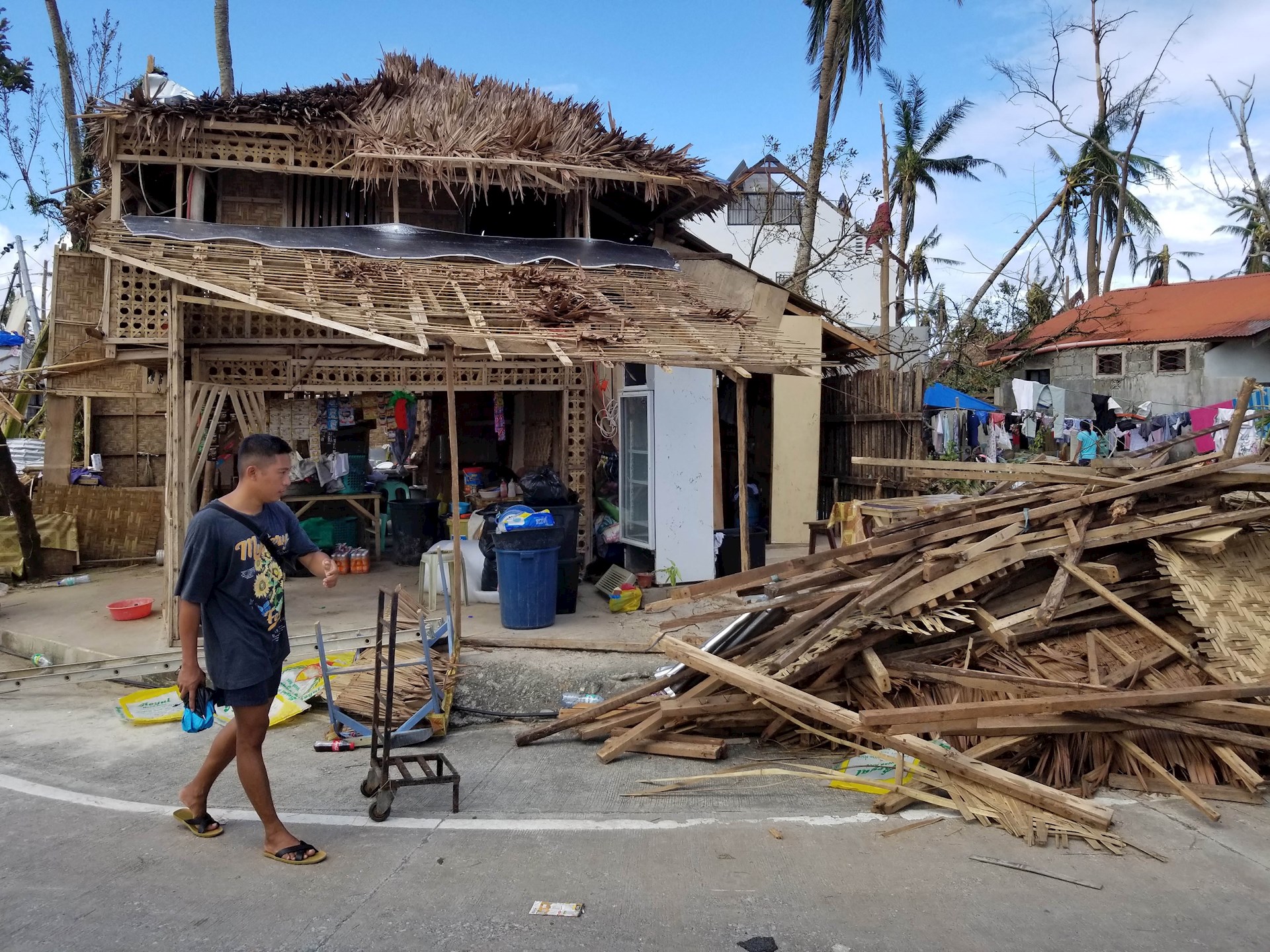 Al menos 208 muertos por el tifón Rai en Filipinas, según la Policía