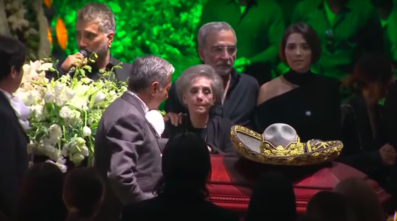 #Video Cumplen último deseo de Vicente Fernández de ser despedido con ‘Volver volver’ #Video Cumplen último deseo de Vicente Fernández de ser despedido con ‘Volver volver’