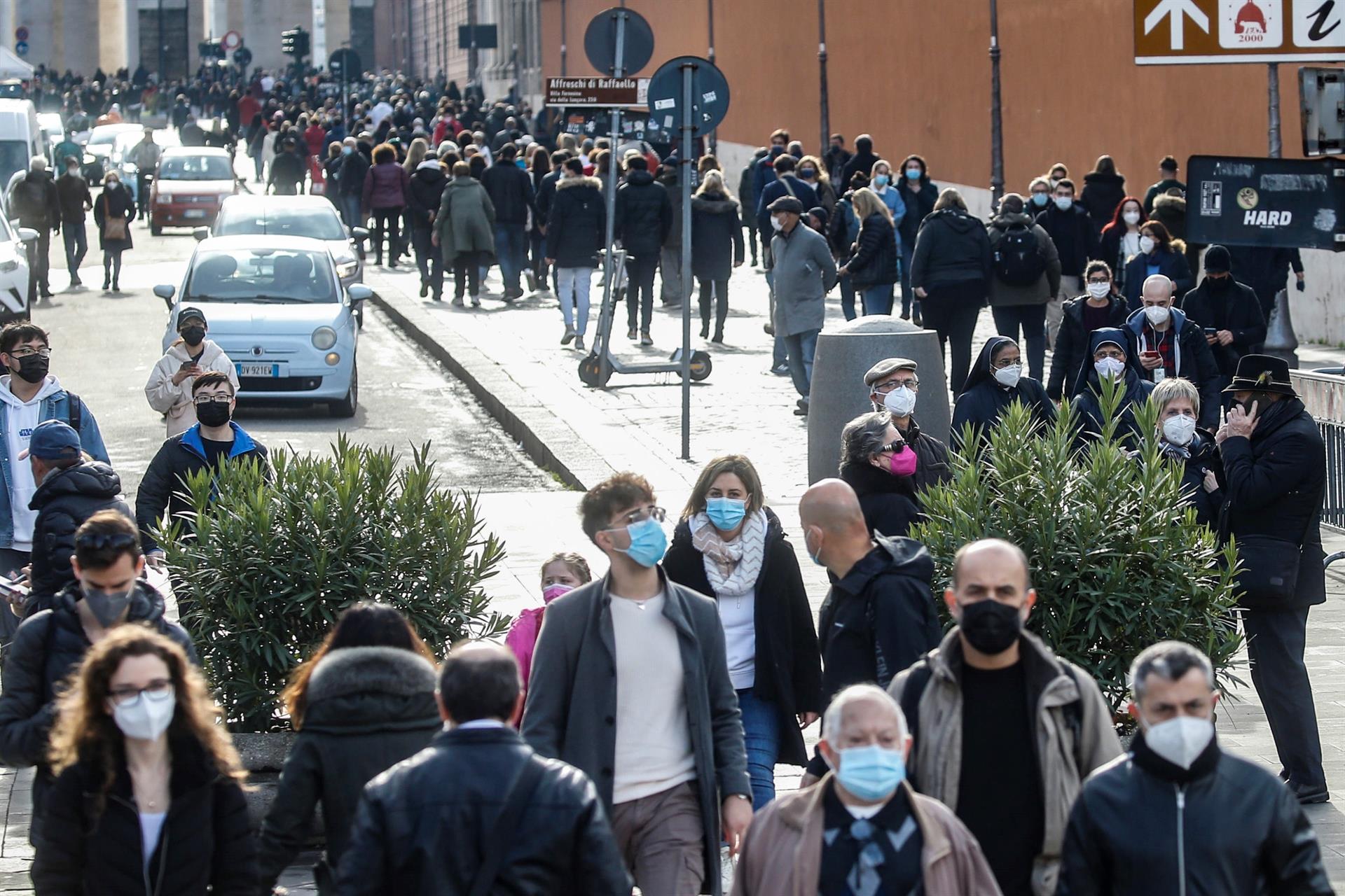 Italia supera los 78 mil contagios de COVID-19 en un día y marca un nuevo máximo