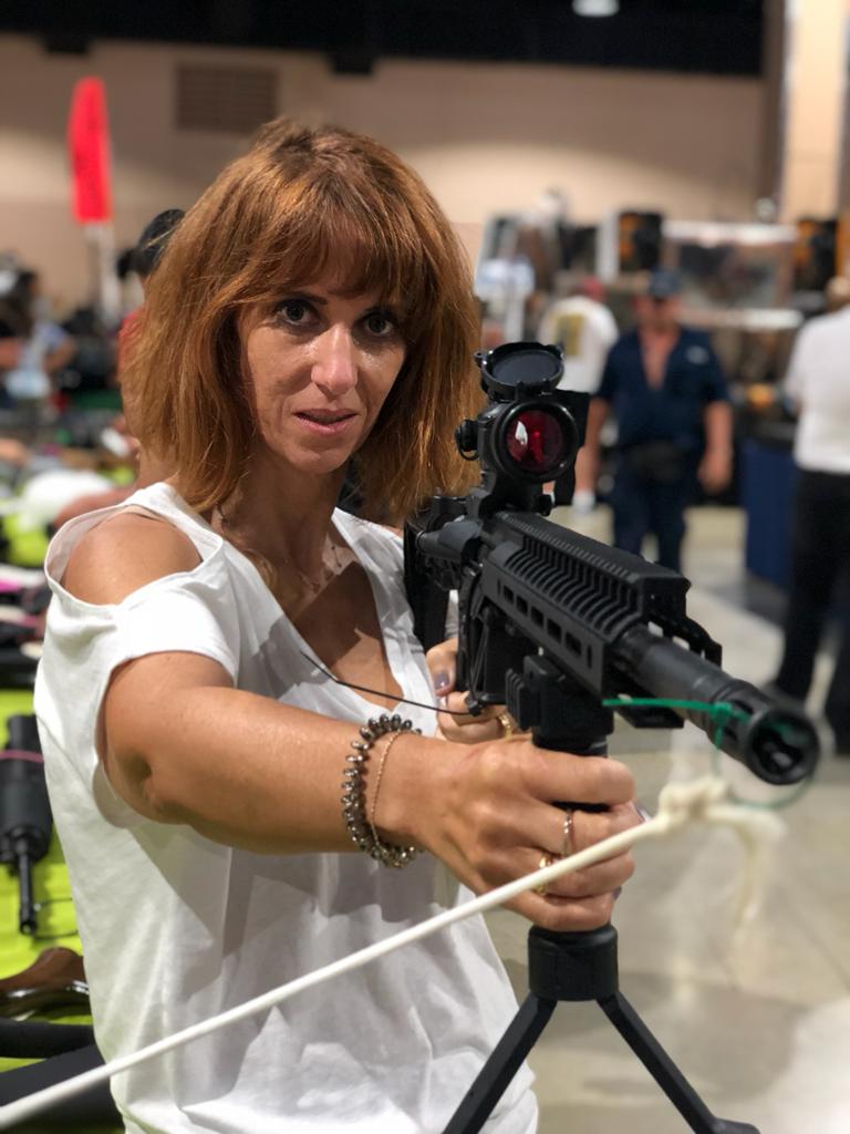 Impactante feria de venta y exposición de armas, una visita inesperada - iv