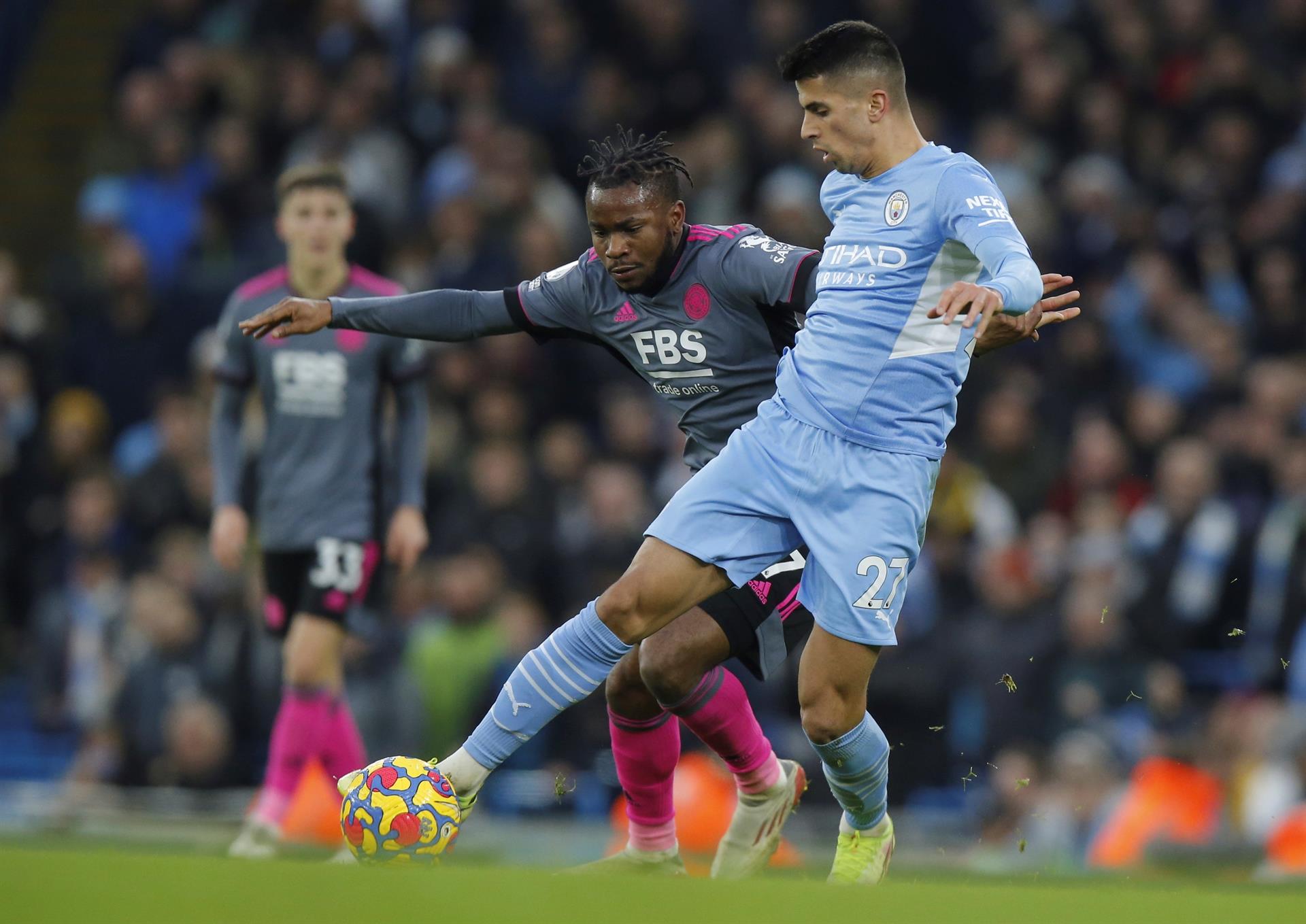 Joao Cancelo, del Manchester City, agredido durante un robo en su hogar