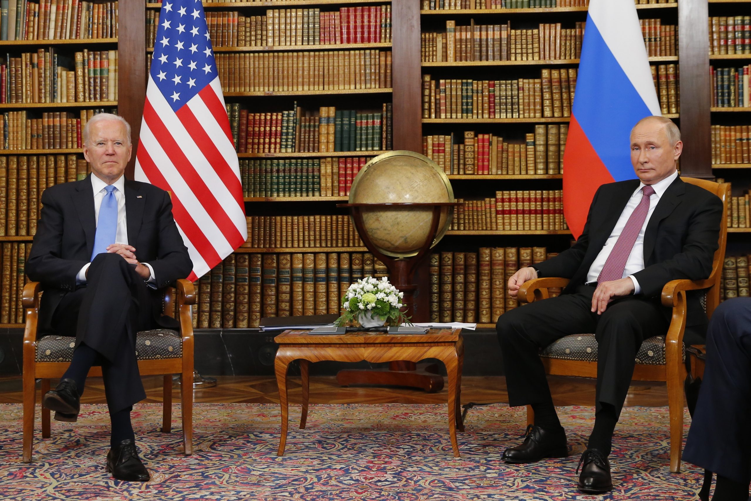 Biden y Putin comparten duras advertencias sobre Ucrania Biden y Putin comparten duras advertencias sobre Ucrania