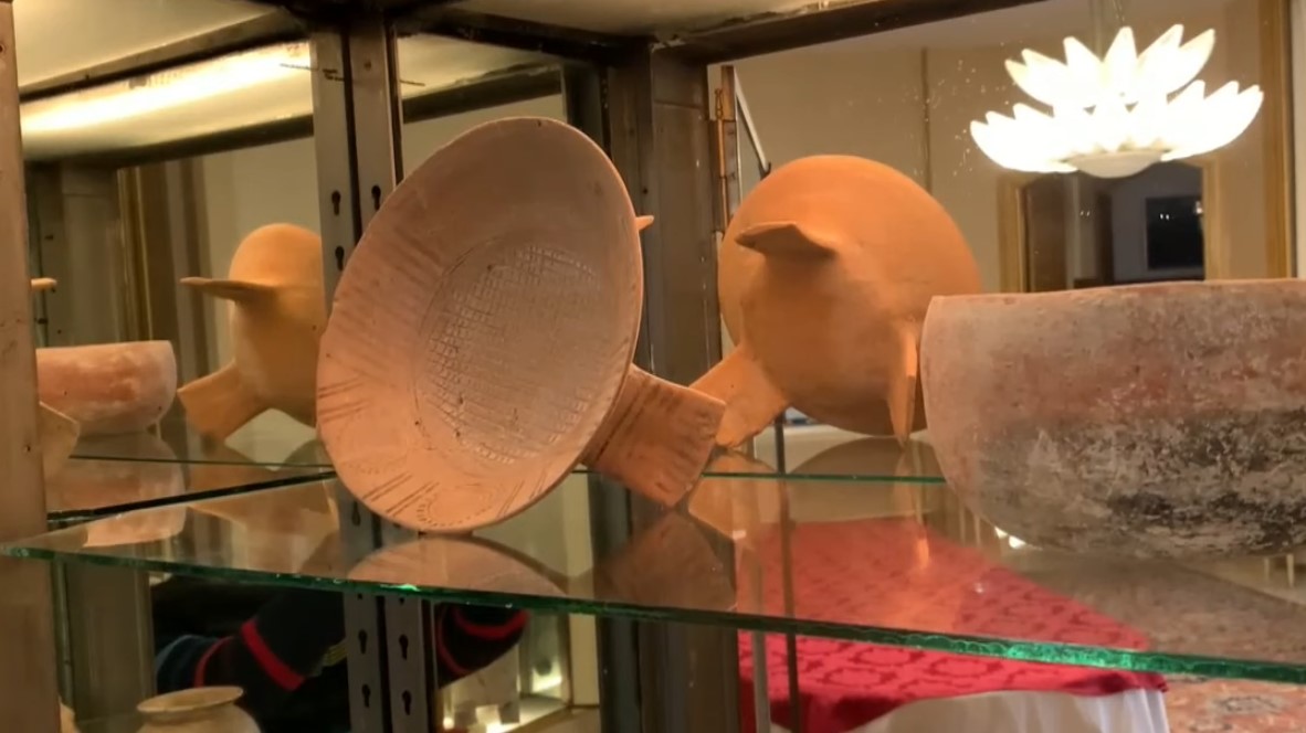 México muestra en París 18 piezas arqueológicas devueltas por donantes