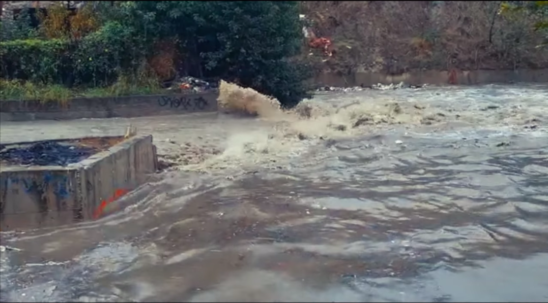 Lluvias dejan tres muertos y severos daños en Baja California