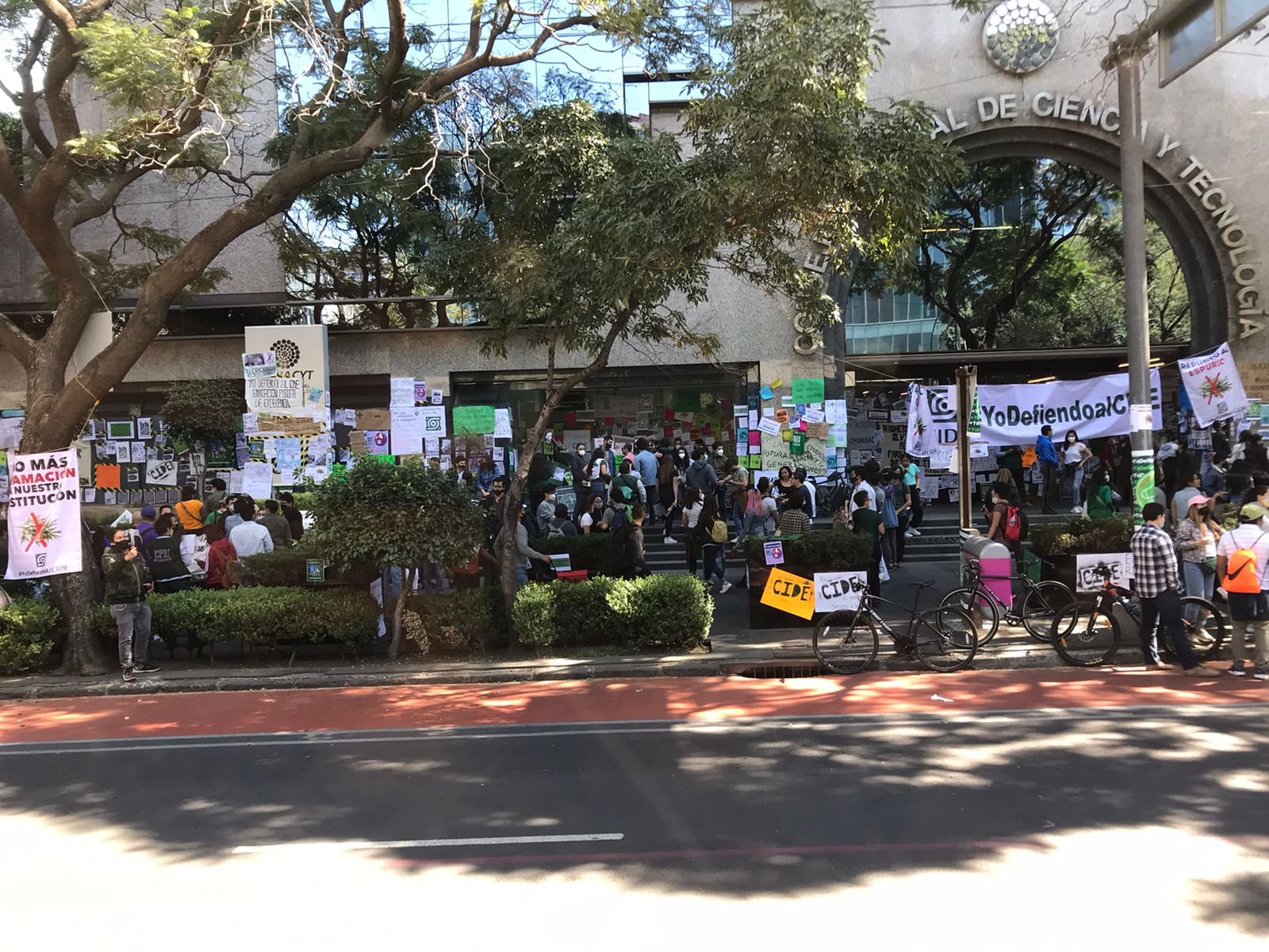 Comunidad del CIDE marcha en defensa del instituto al Conacyt Comunidad del CIDE marcha en defensa del instituto al Conacyt