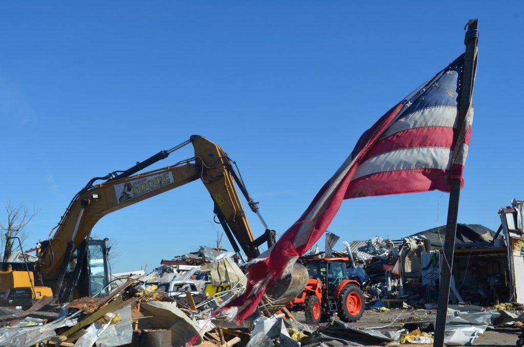 Inicia en Mayfield, Kentucky, la recuperación tras un tornado que dejó un paisaje de guerra  - mayfield-kentucky-tornado-2-1024x678