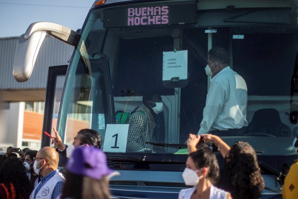 México otorga 100 tarjetas de visitante a migrantes - migrantes-ciudad-de-mexico-caravana-2-1024x683