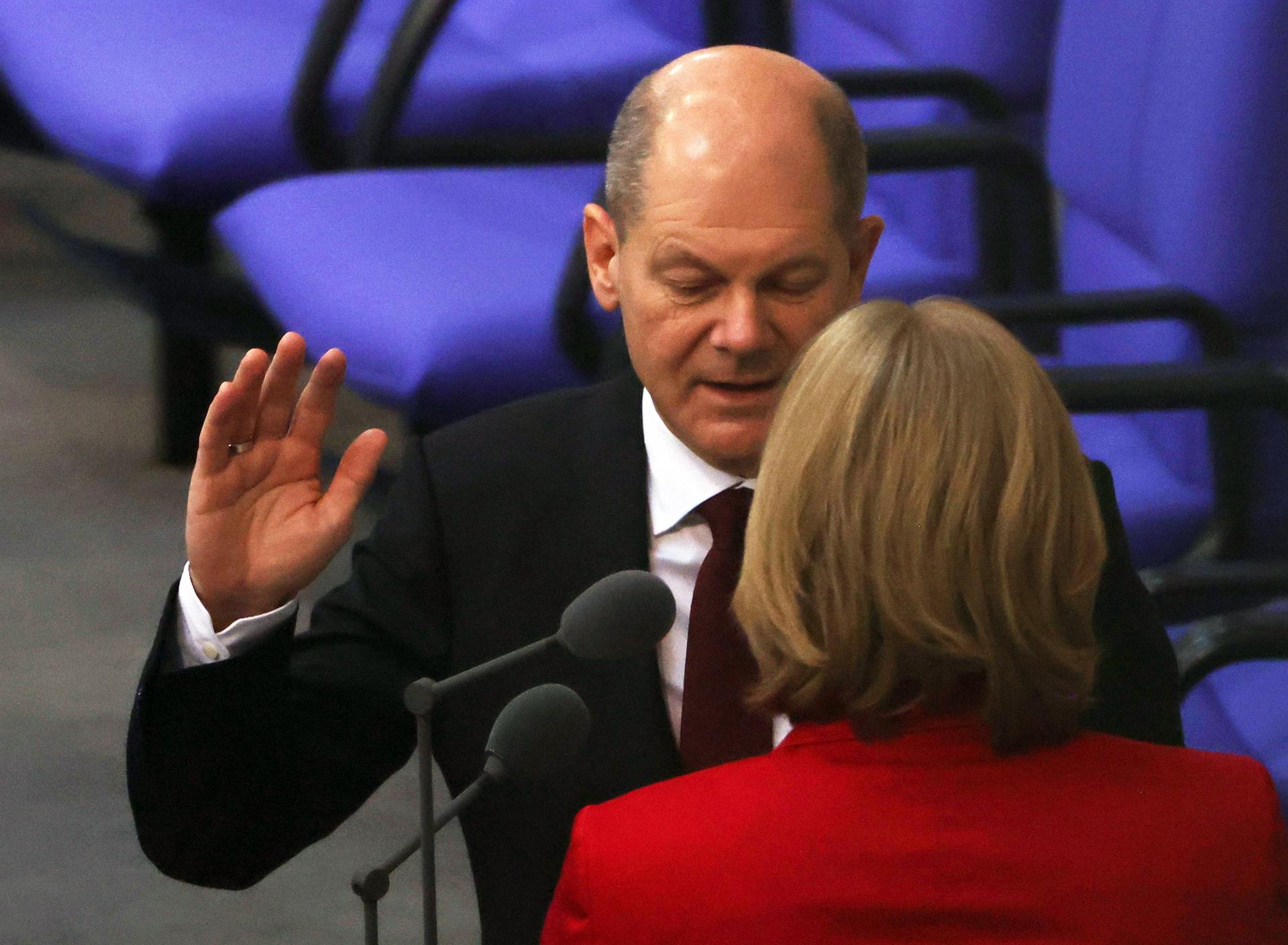 El socialdemócrata Olaf Scholz, elegido canciller federal por el Parlamento alemán