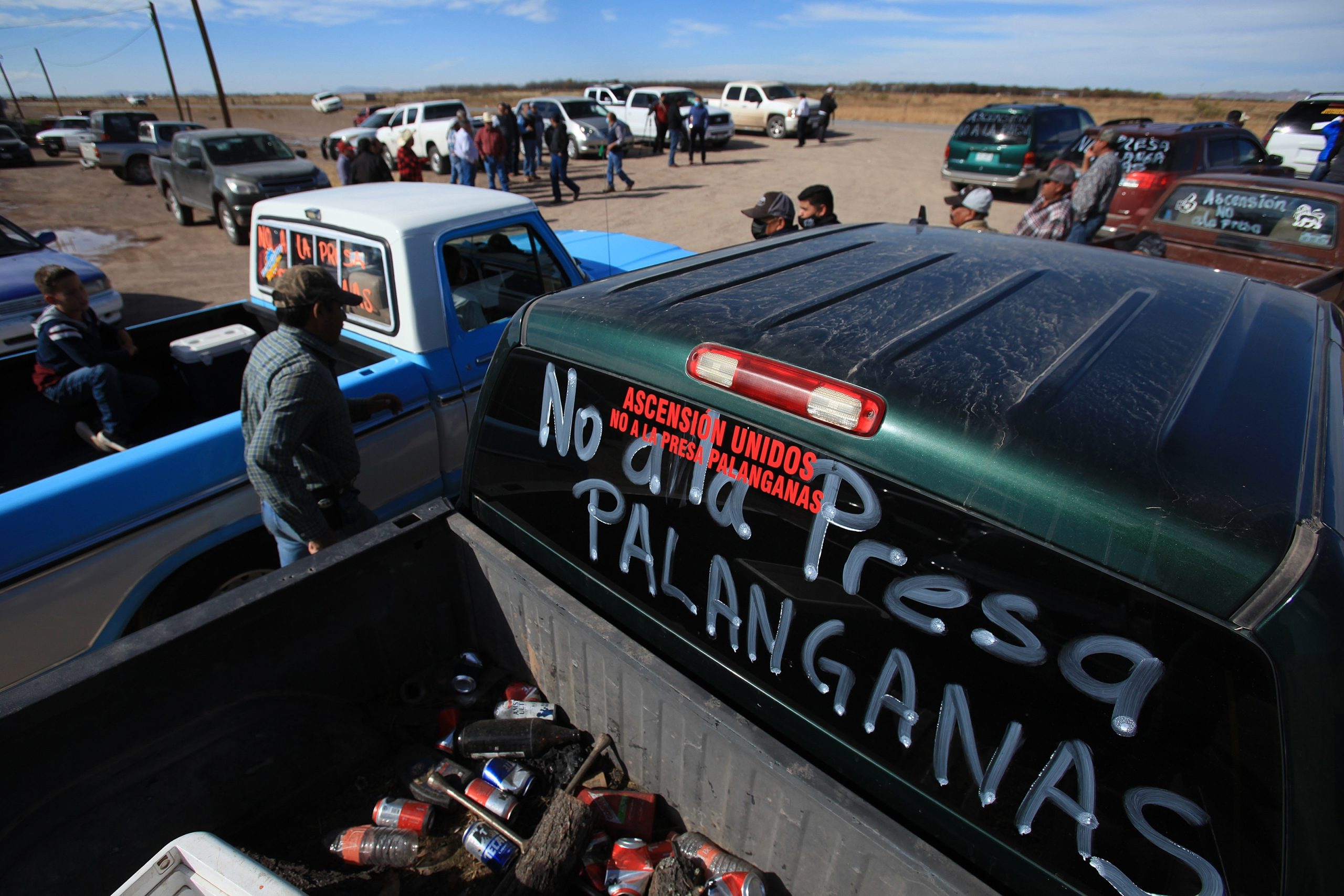Agricultores de Chihuahua protestan contra construcción de presa