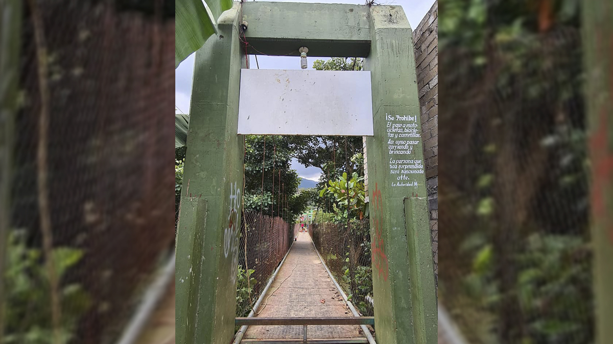 Desplome de puente colgante en Oaxaca deja 25 lesionados