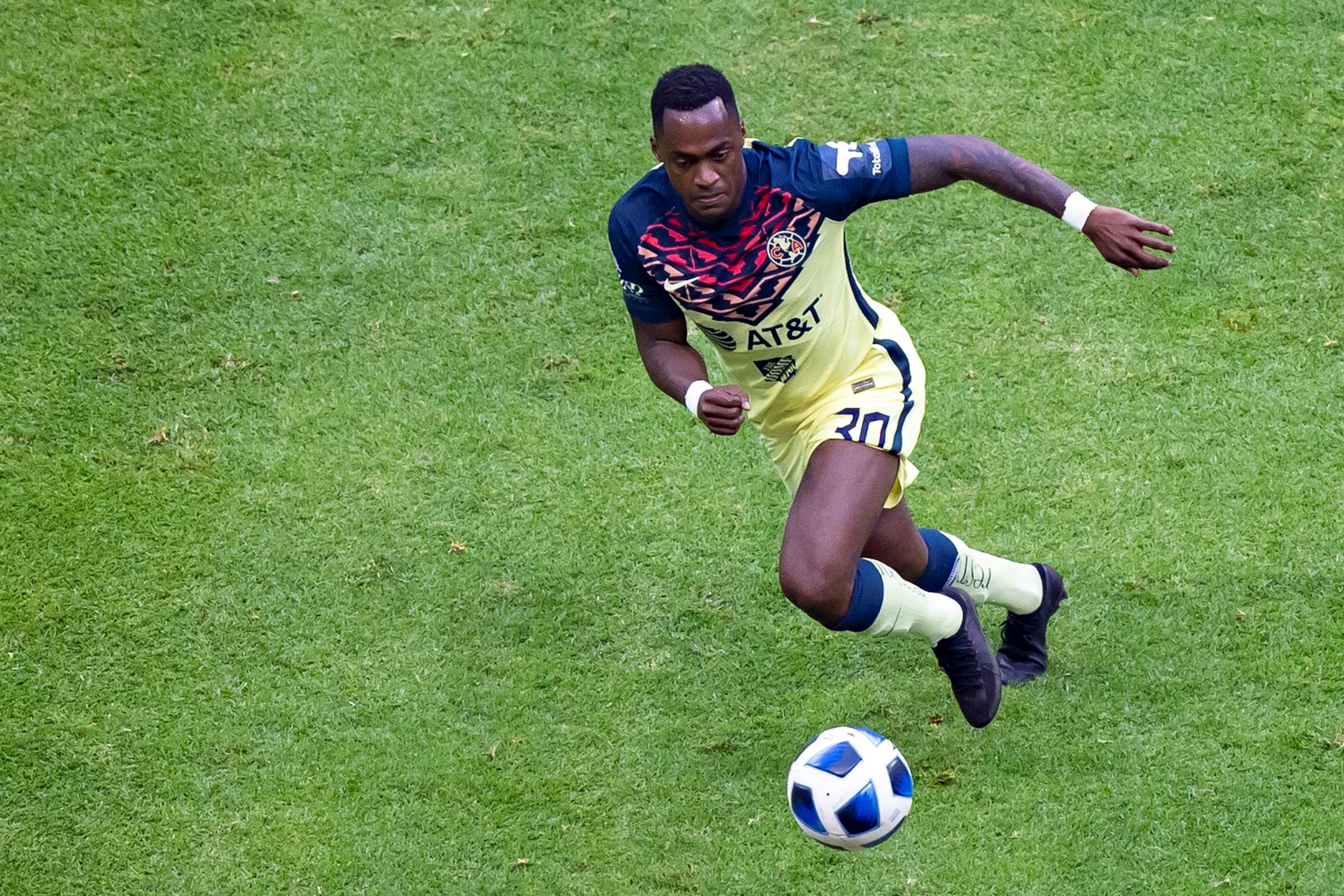 Renato Ibarra firma con los Xolos de Tijuana