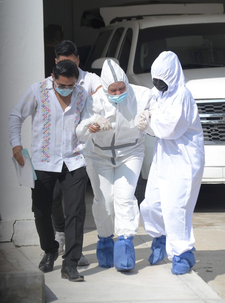 Comienza la repatriación de dominicanos que murieron tras accidente en Chiapas - repatriacion-dominicanos-migrantes-accidente-chiapas-761x1024