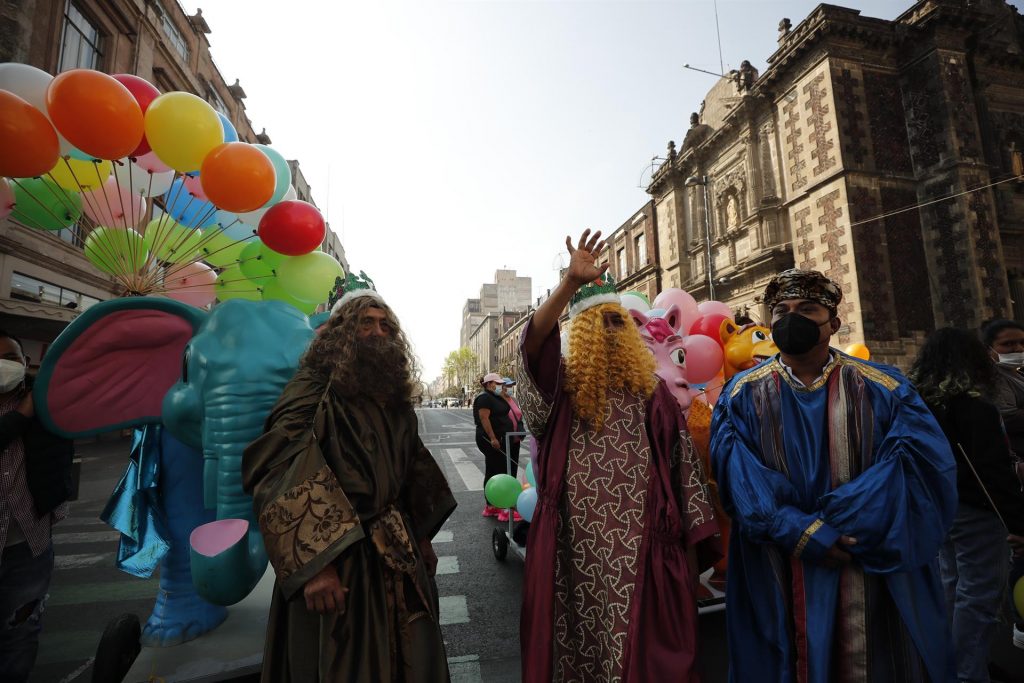 Reyes Magos marchan en CDMX para exigir permisos de trabajo - reyes-magos-cdmx-protesta-trabajo-2-1024x683