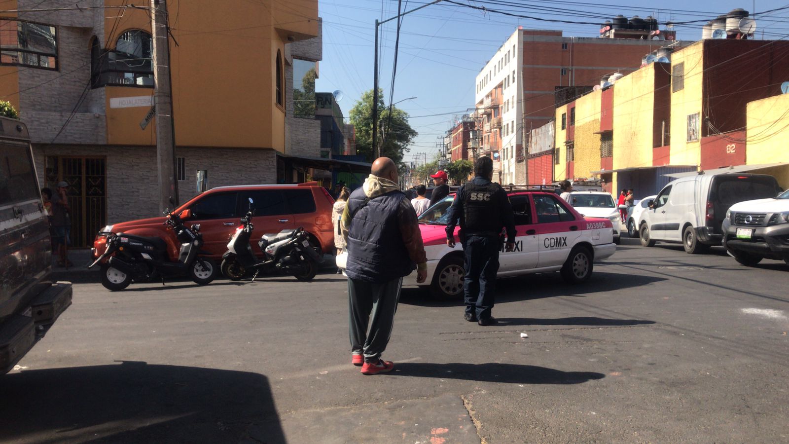 #Video Detienen a dos en la colonia Morelos tras asesinato de dos personas #Video Detienen a dos en la colonia Morelos tras asesinato de dos personas