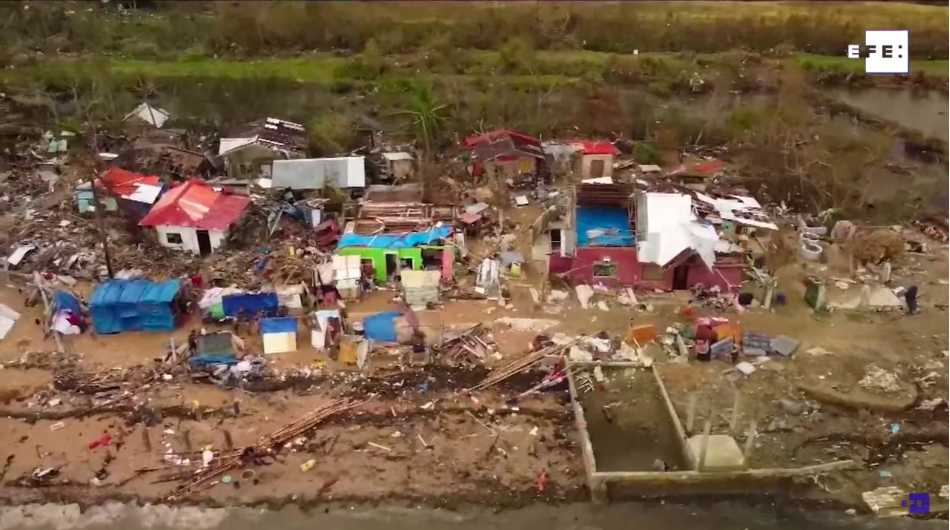 Suben a casi 400 los muertos y 83 desaparecidos por el tifón Rai en Filipinas