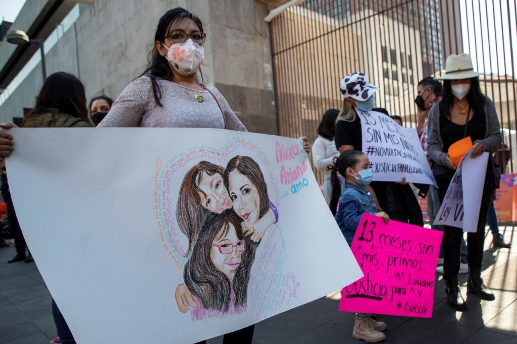 Madres mexicanas protestan con esferas contra la violencia vicaria - viole-ncia-1024x682