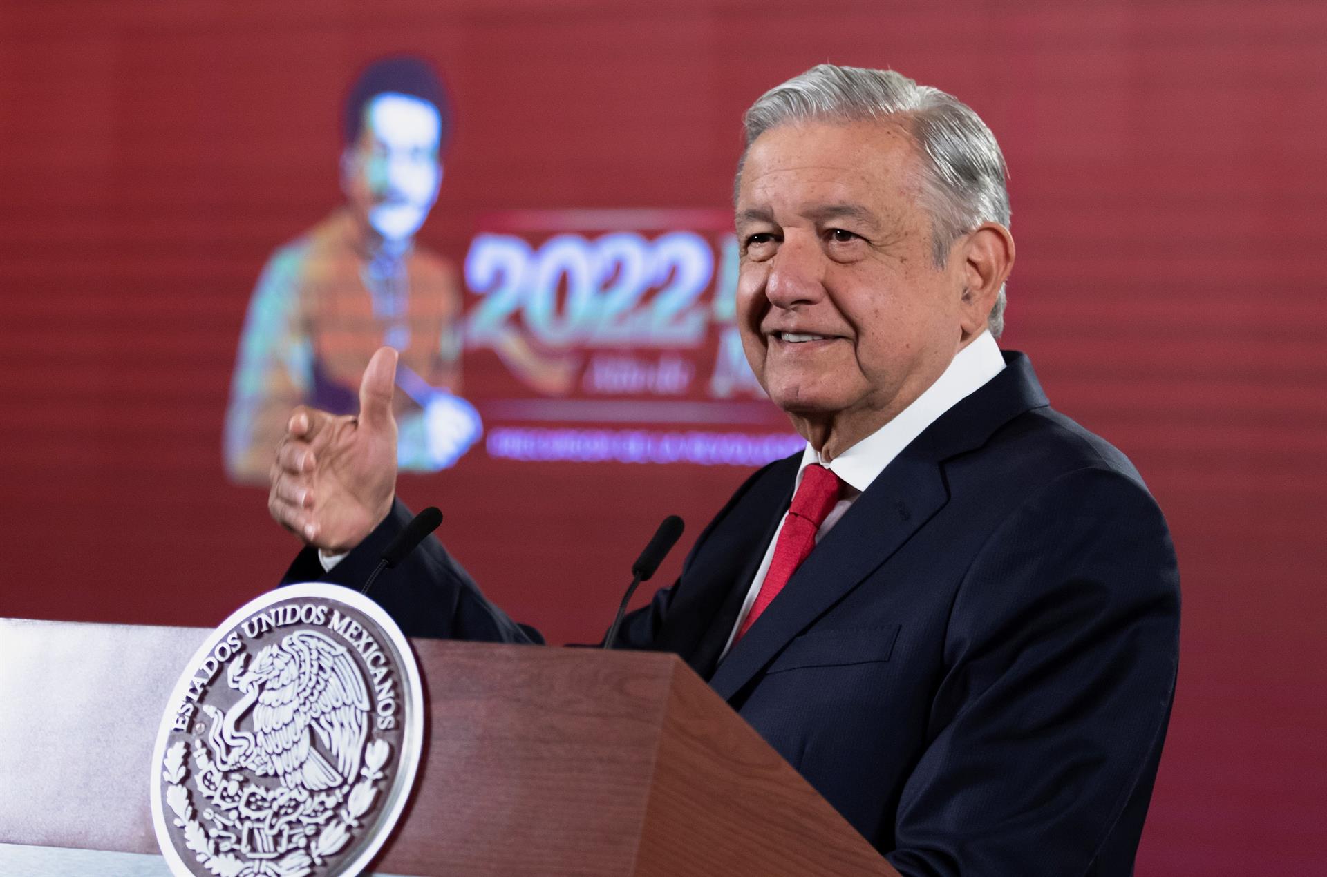 AMLO, “sin síntomas graves y en reposo” tras recontagio de COVID-19: Adán Augusto López AMLO, “sin síntomas graves y en reposo” tras recontagio de COVID-19: Adán Augusto López