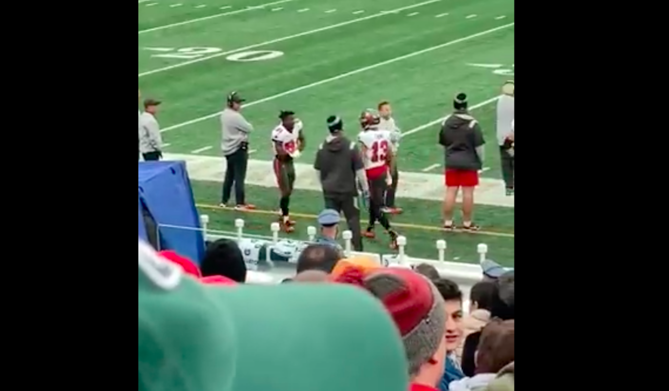 #Video Antonio Brown fuera de los Buccaneers por lanzar el uniforme