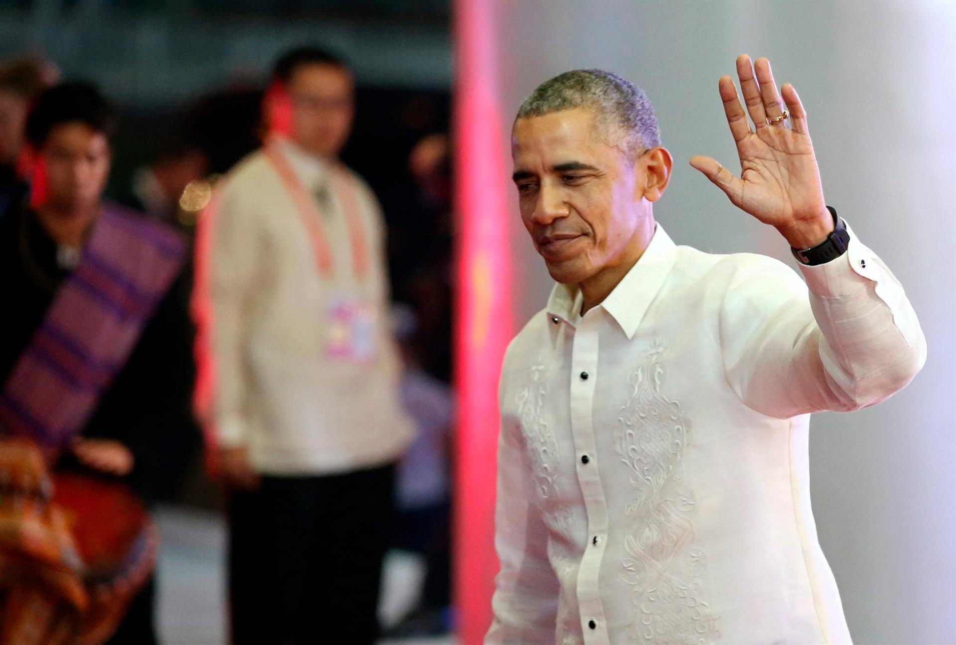 Obama advierte que hay más riesgos a la democracia hoy que hace un año