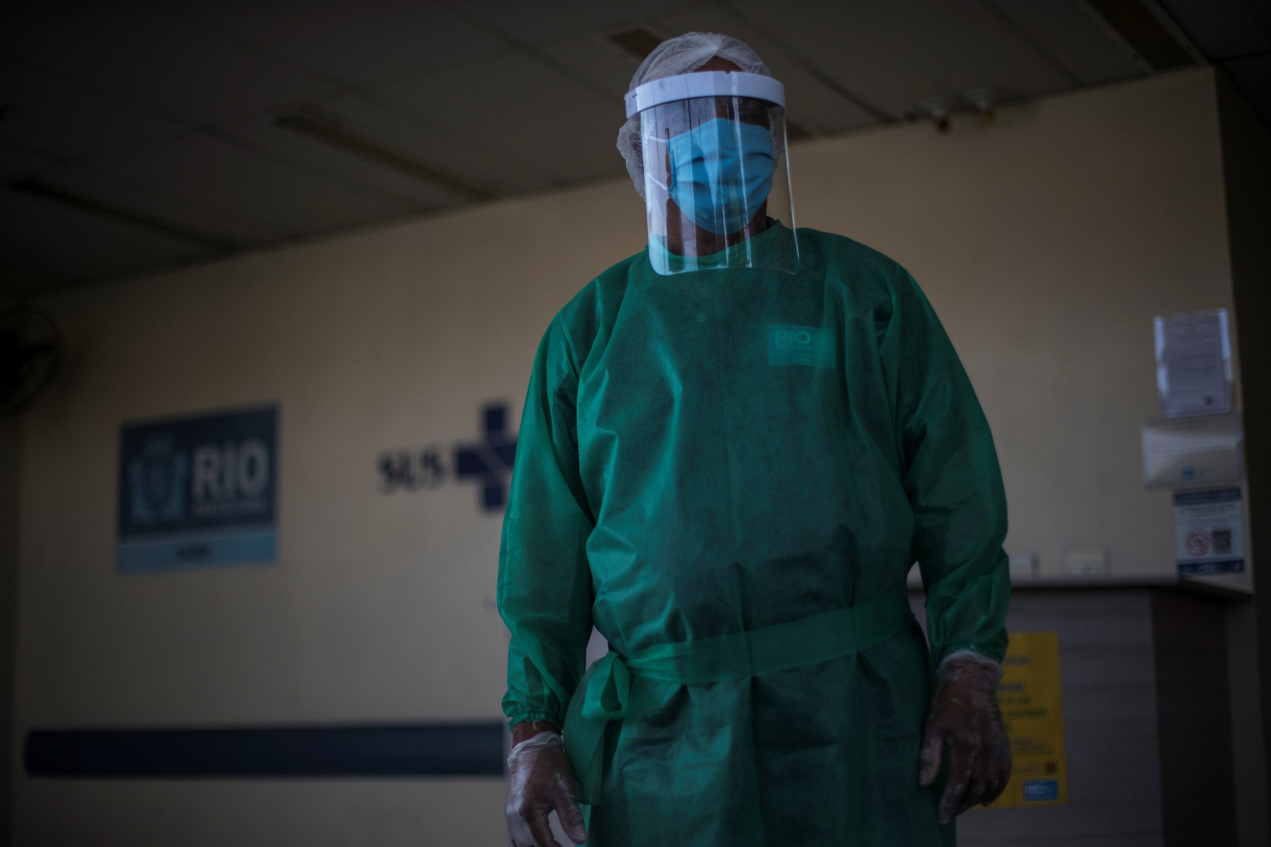 Brasil registra 49 muertes por COVID-19 mantiene alerta tras fiestas de fin de año